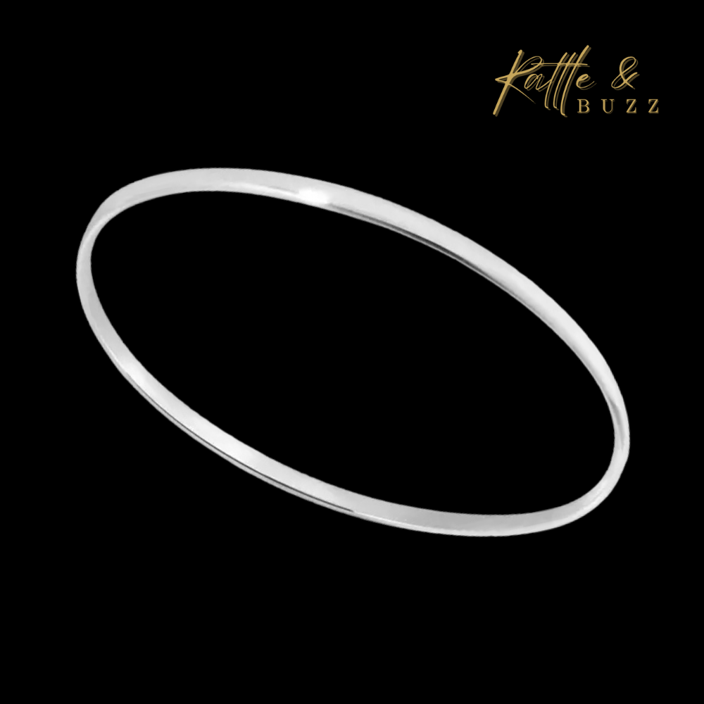 This Beautiful Silver Bangle is a 3mm wide D shaped Bangle finished off with a high polish and looks amazing. The 925 Silver Bangle is designed to be worn on it's own or added to in multiples. It is 65mm round and slides nicely over the hand.